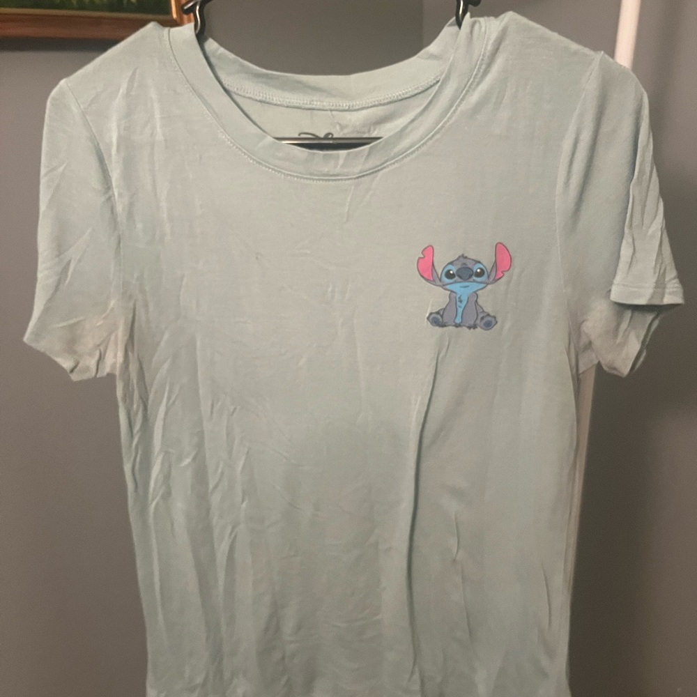 Disney stitch t-shirt large
